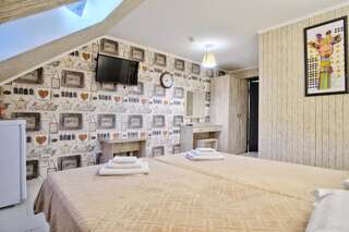 Гостиница Голливуд Лазаревское Бюджетный двухместный номер с 1 кроватью или 2 отдельными кроватями, без балкона-4